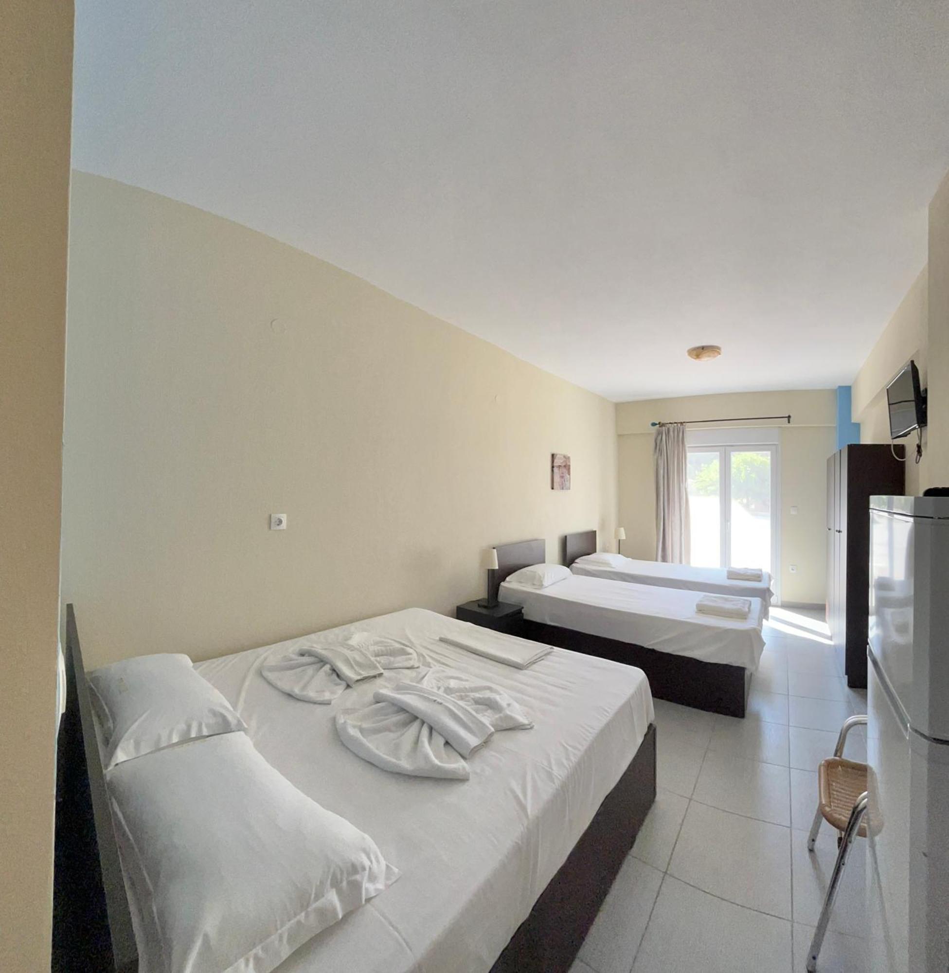 Rooms Elena Nea Poteidaia Esterno foto